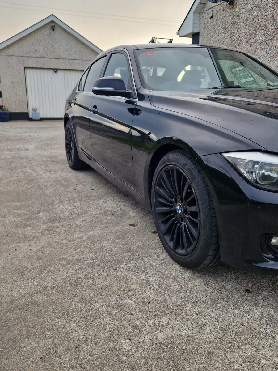 BMW 3-Series F30 Luxury 2012 - Image 2