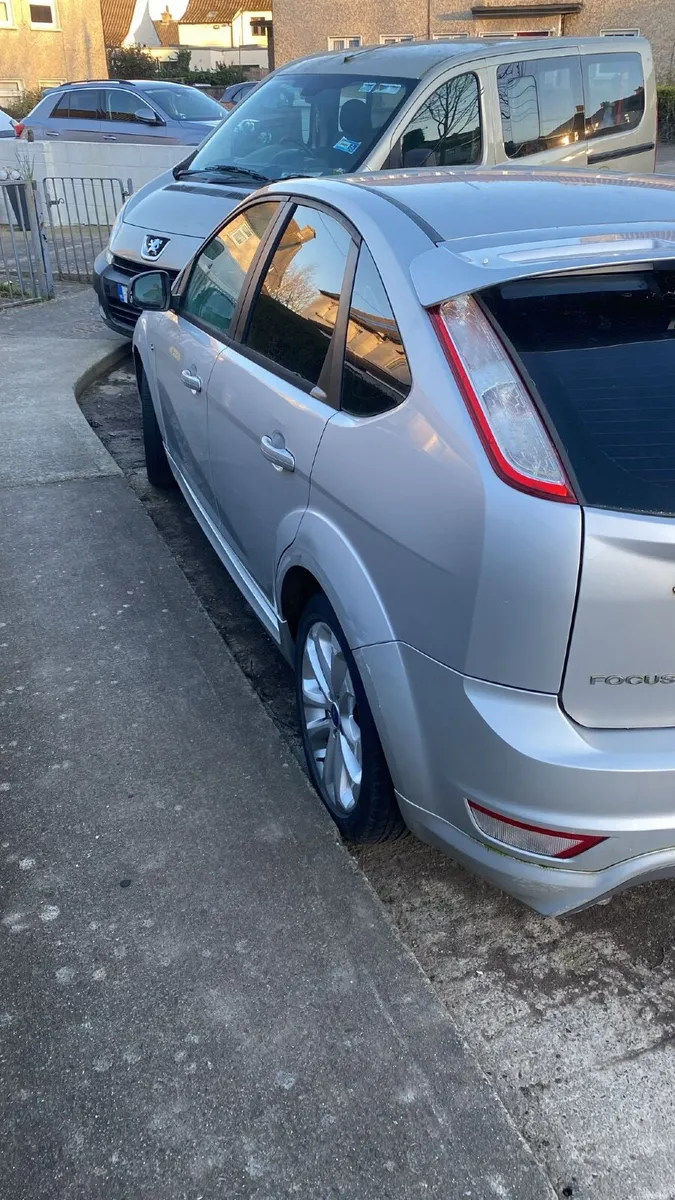 Ford Focus 2011 - Image 4