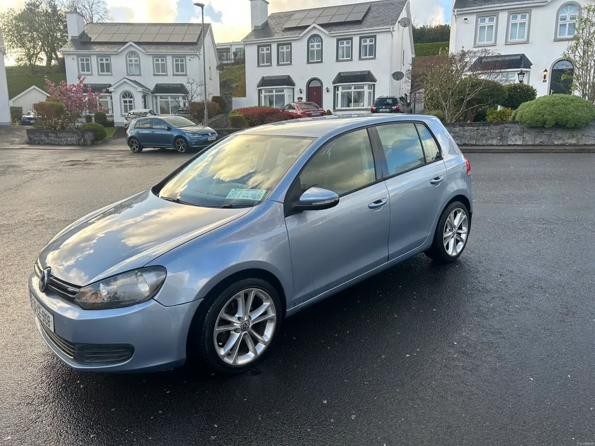 2010 Volkswagen Golf - Image 3