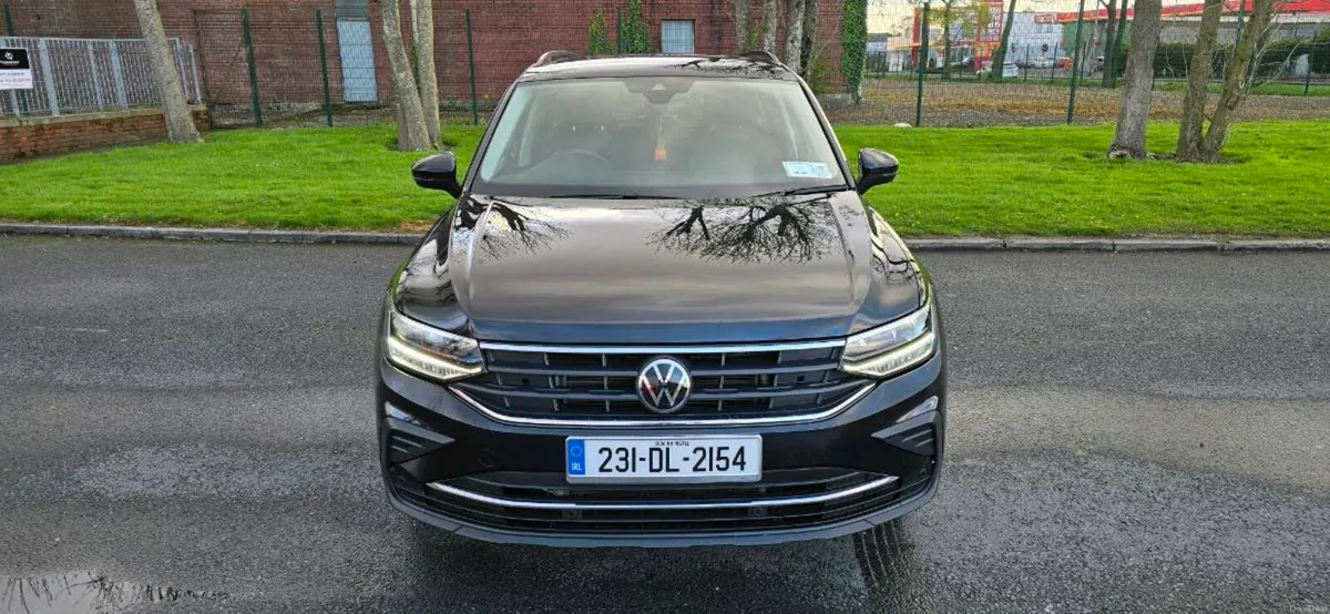 231 VW Tiguan 2.0 TDI LIFE Automatic gearbox - Image 1