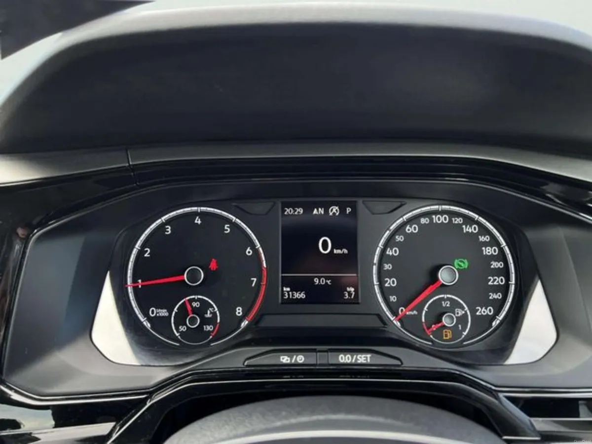 Volkswagen Polo 1.0 TSI COMFORT LINE, Automatic, L - Image 2