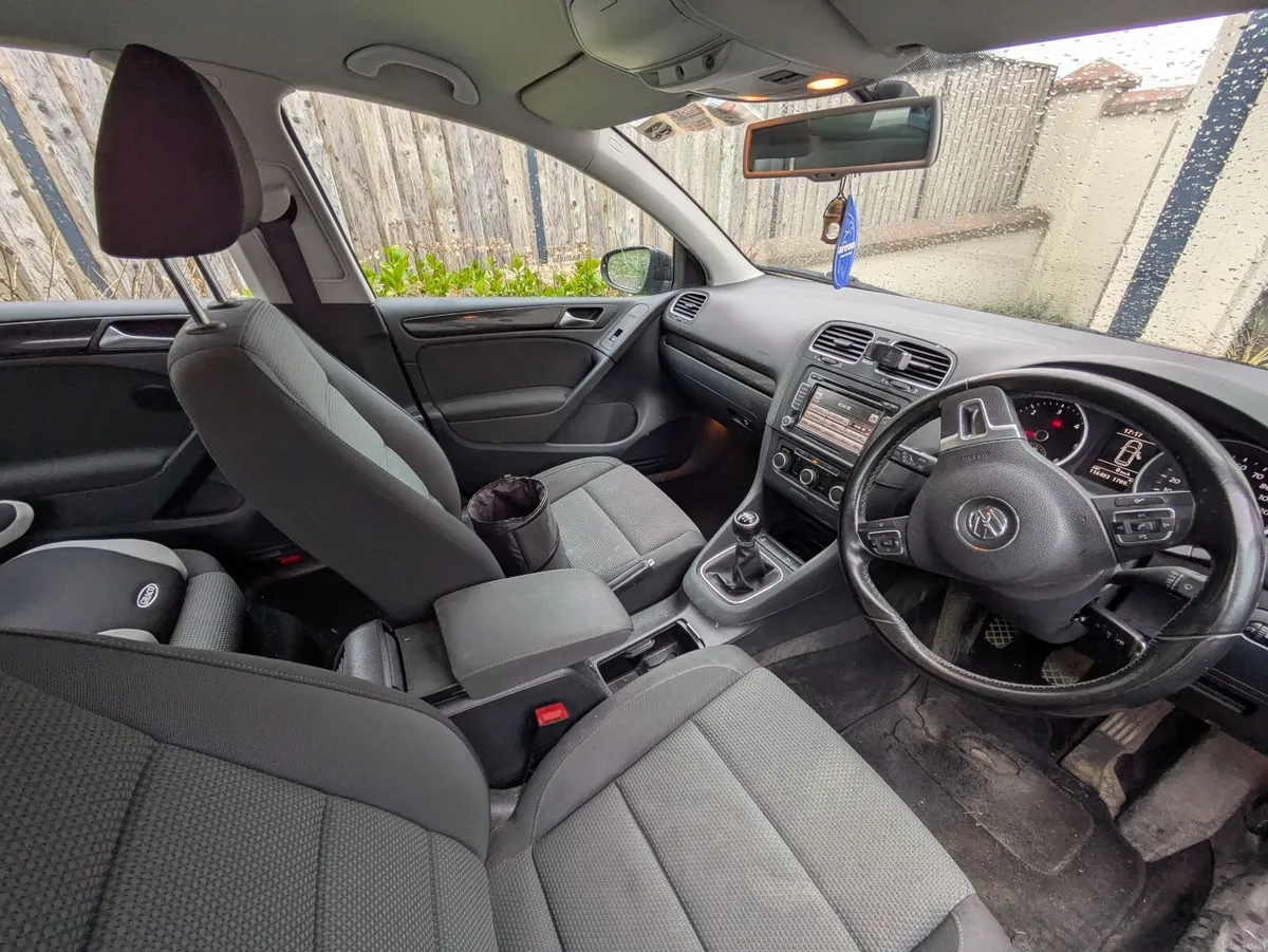 Volkswagen Golf 2011 TDI 140 match - Image 4