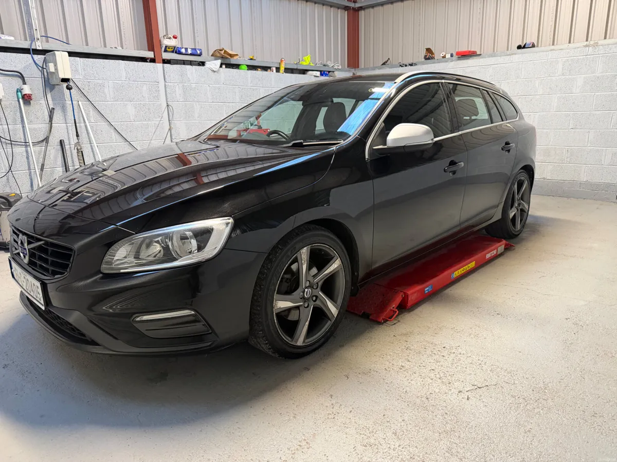 Volvo V60 2016     R- DESIGN  ! - Image 4