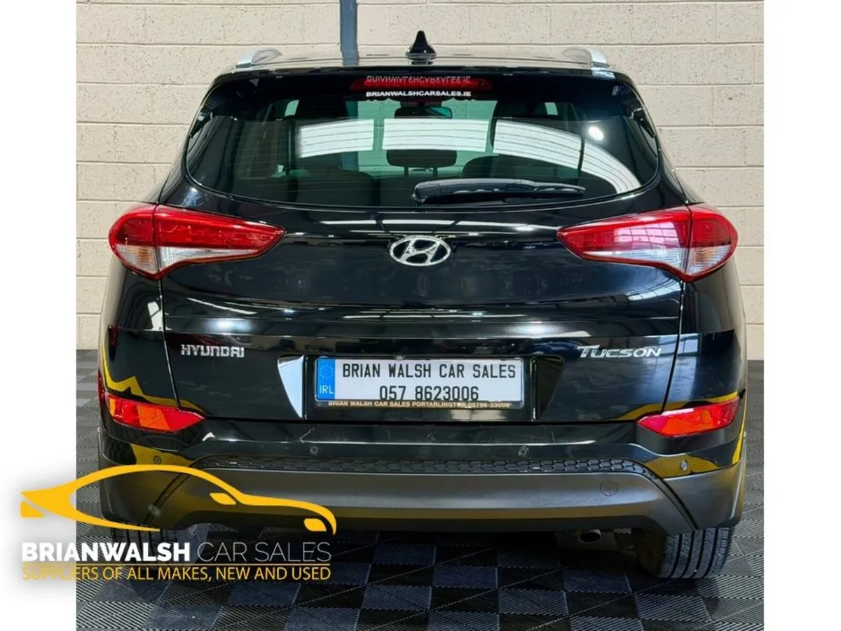Hyundai Tucson 1.7 EXECUTIVE 5DR - Image 3