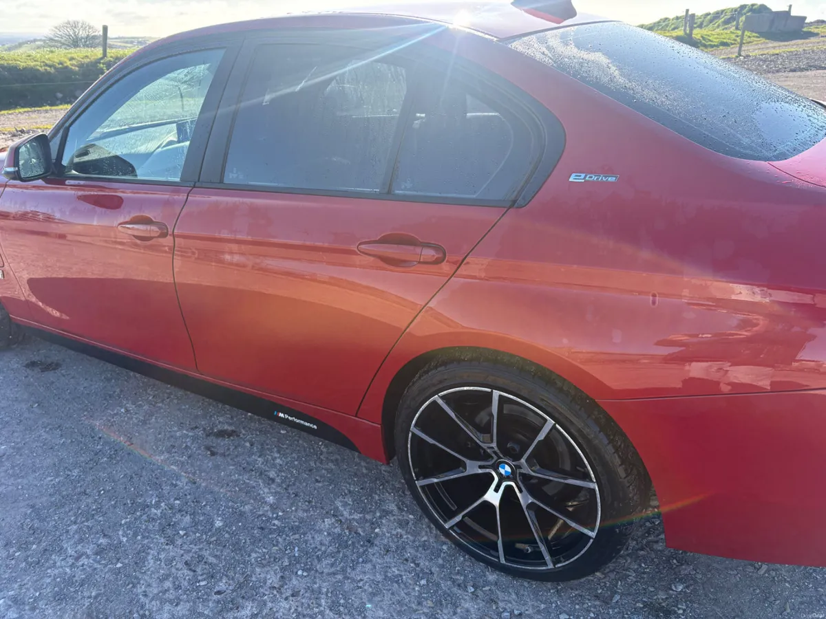 BMW 3-Series 2017 - Image 4