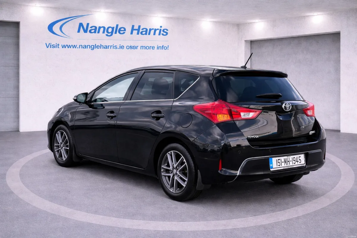 Toyota Auris Sol. Low KMS - Image 3