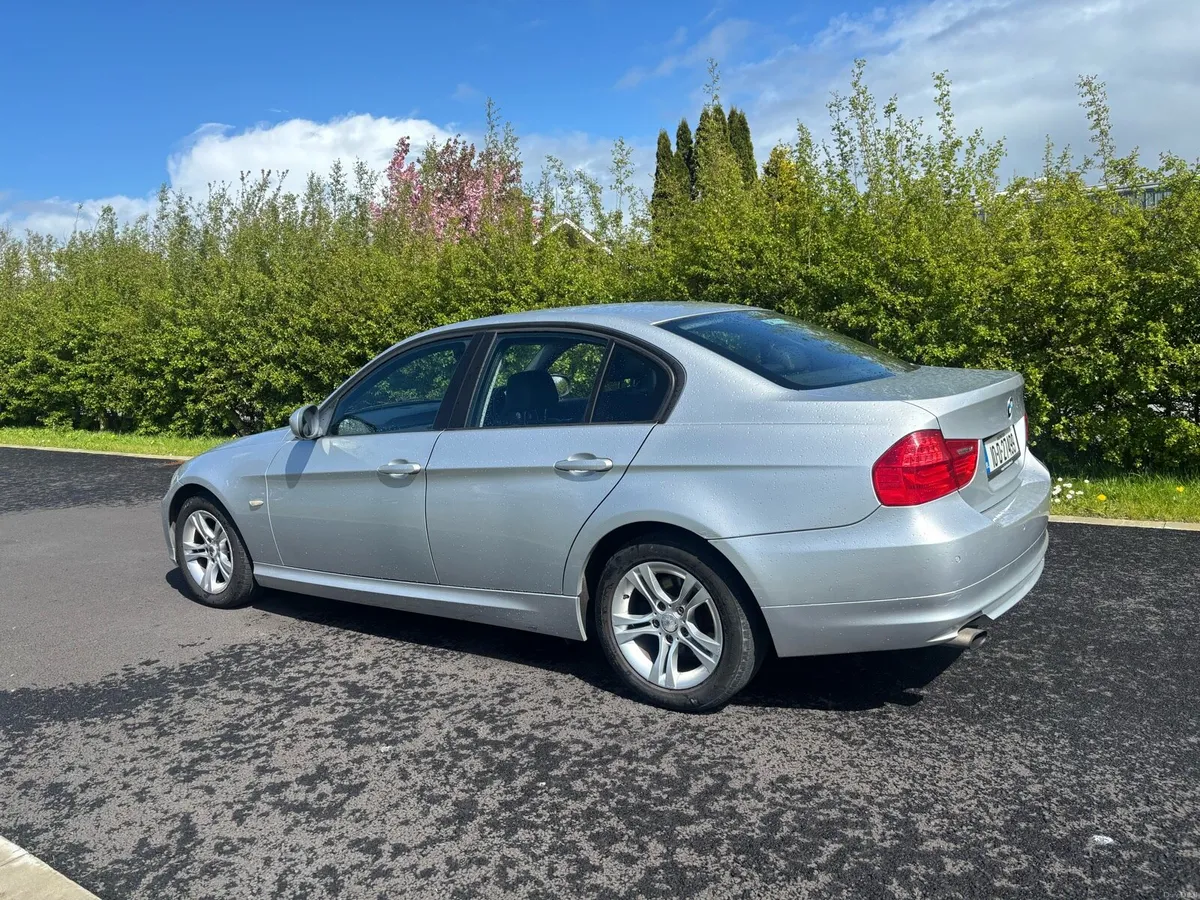 BMW 3 Series Diesel Leather 2010 - Image 3