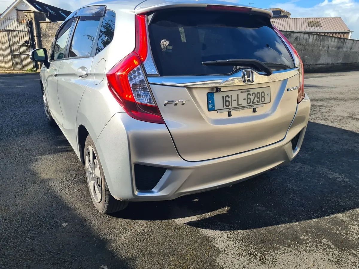 Honda Fit 2016 Hybrid €8750 - Image 4