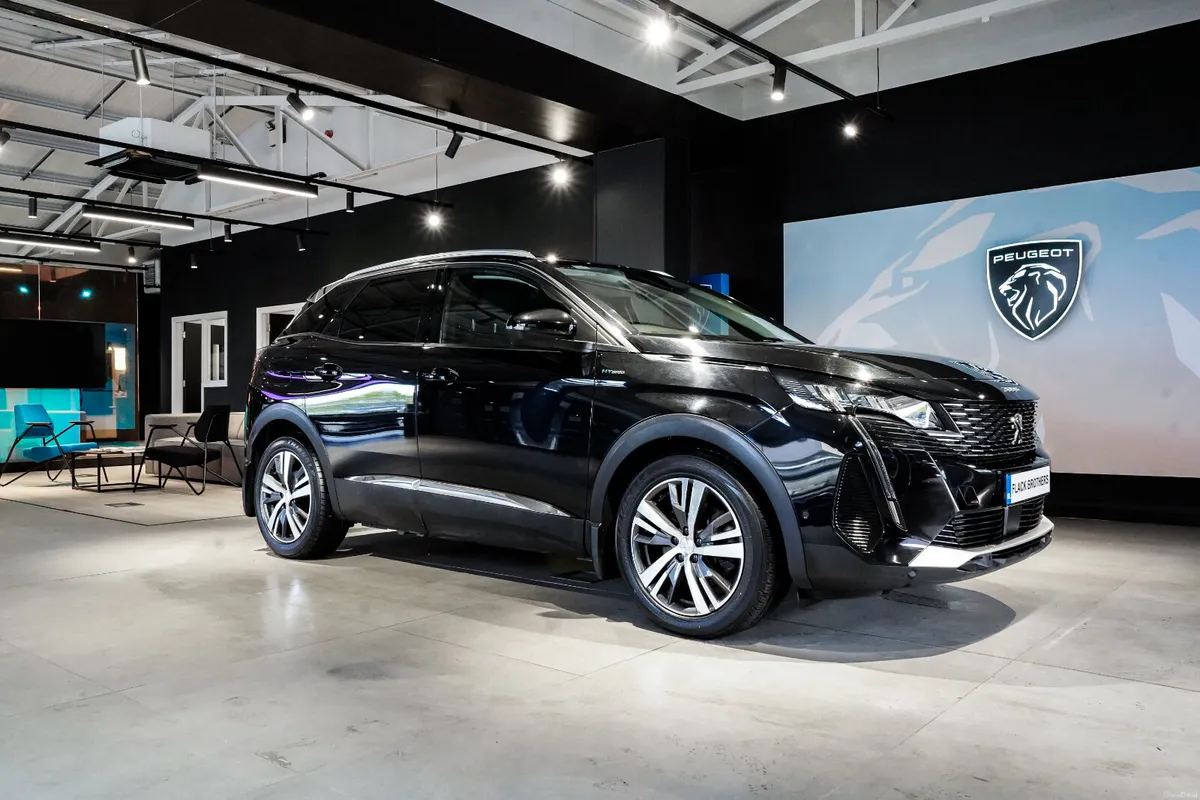 2022 Peugeot 3008 Allure Plug-in Hybrid 225bhp