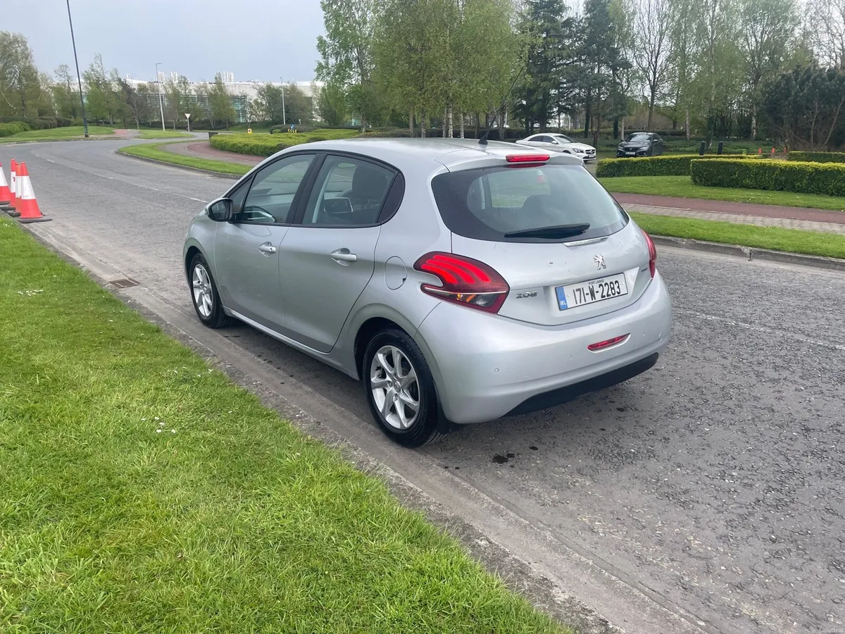 Peugeot 208 1.2 NCT 3/27 TAX 10/26 MINT CONDITION - Image 4