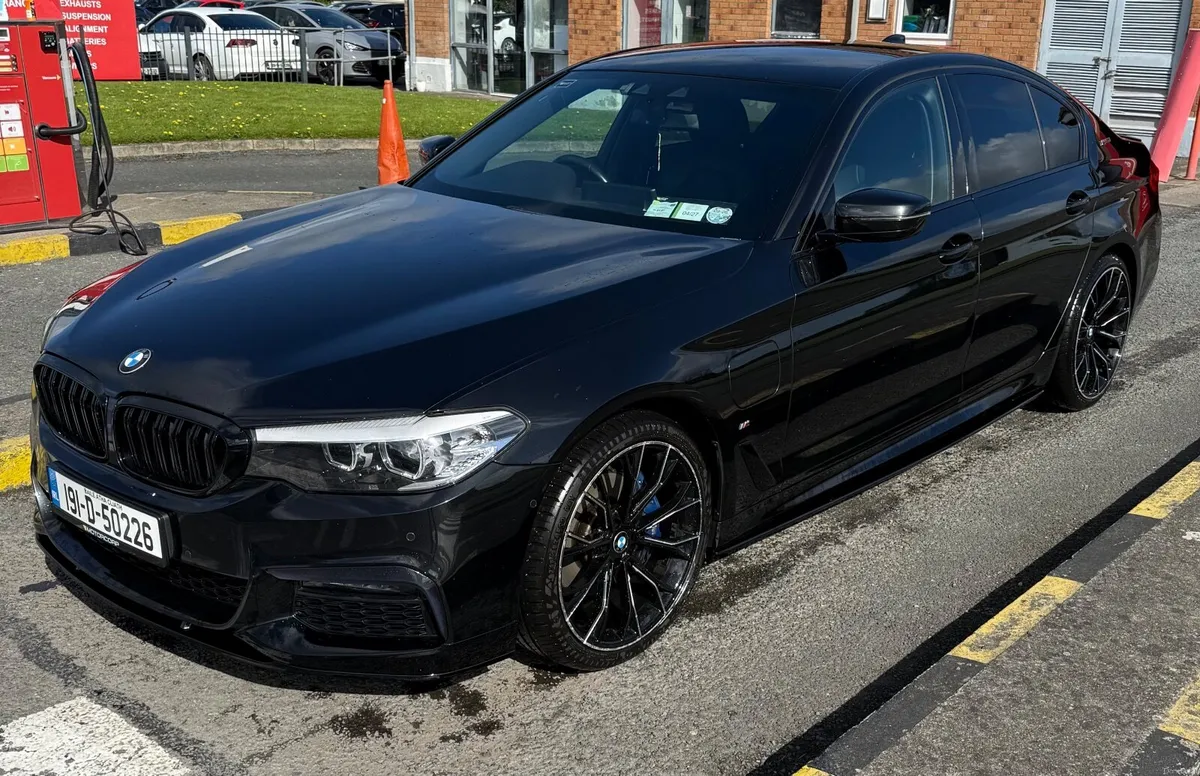 BMW 5-Series 2019 - Image 2