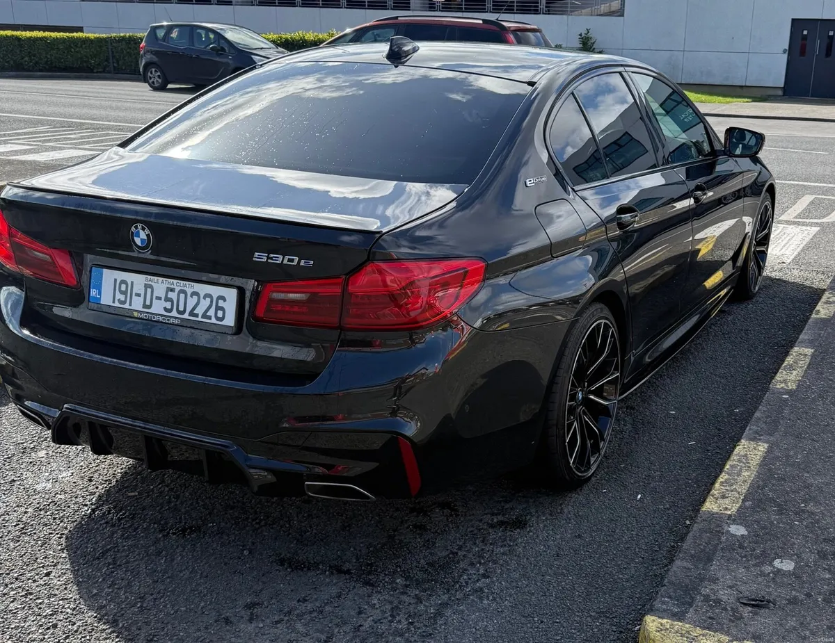 BMW 5-Series 2019 - Image 4