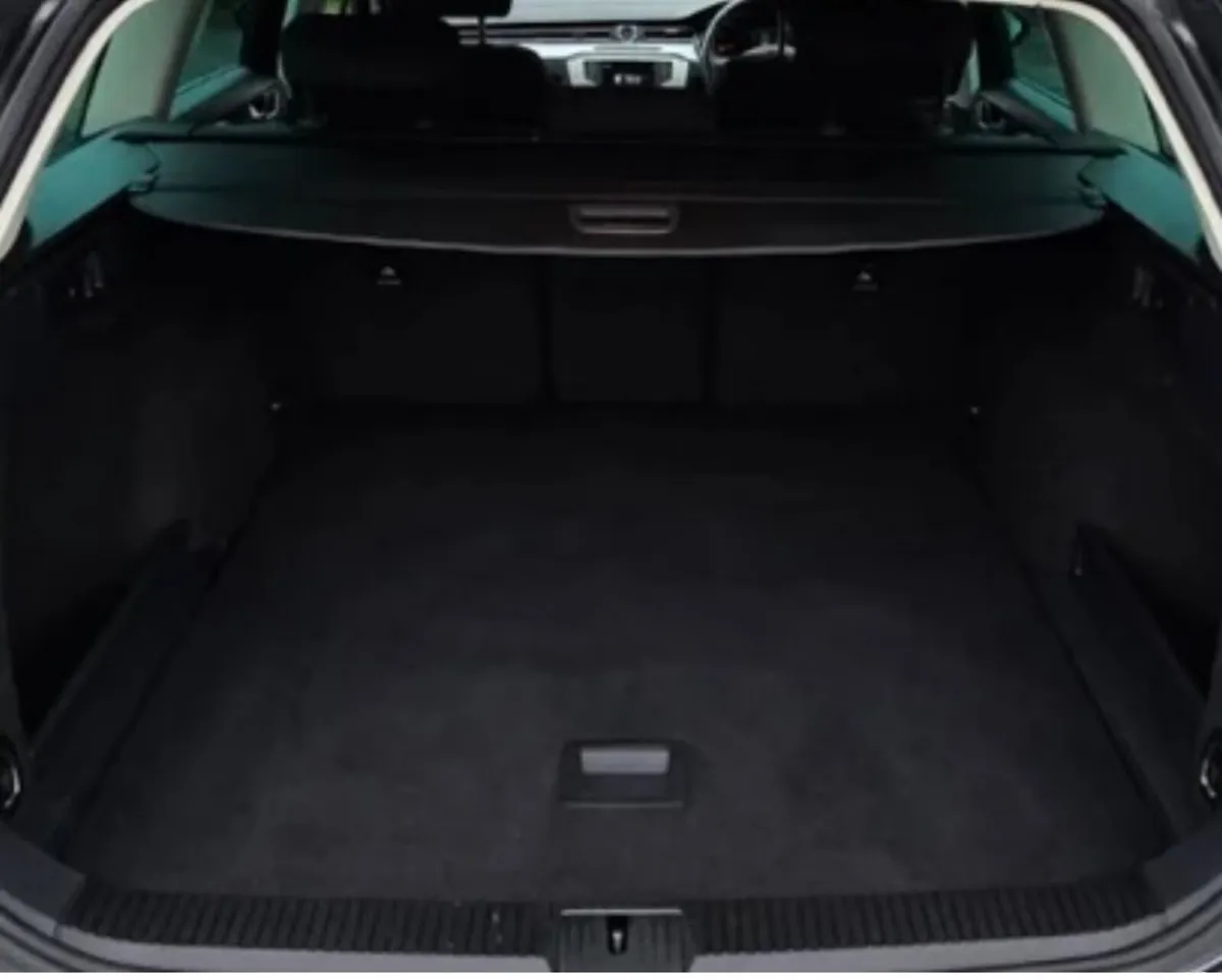 Volkswagen Passat 2016 - Image 2