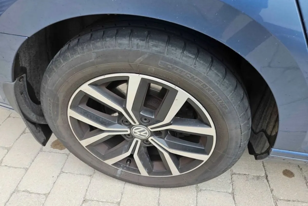 Volkswagen Passat 2016 - Image 4