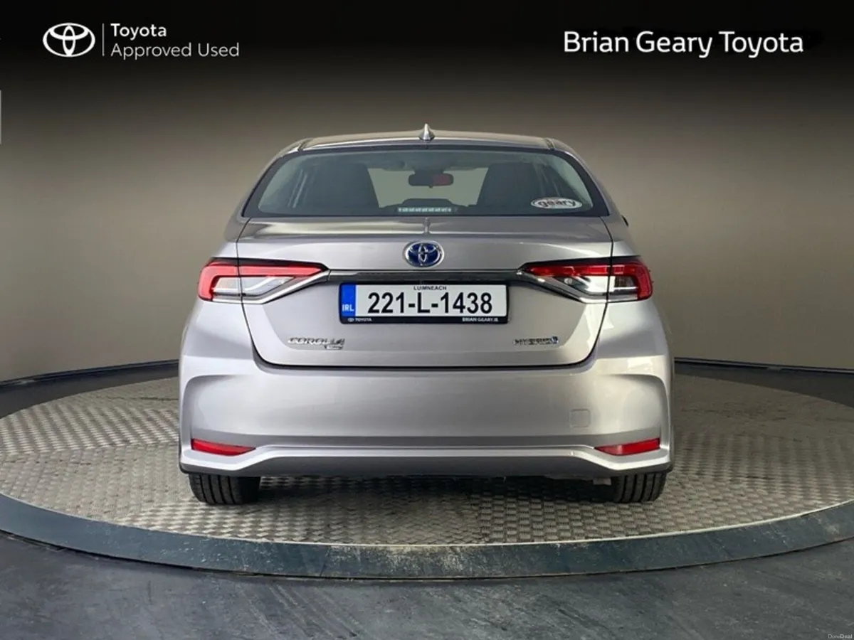 Toyota Corolla HYBRID LUNA SALOON - Image 4