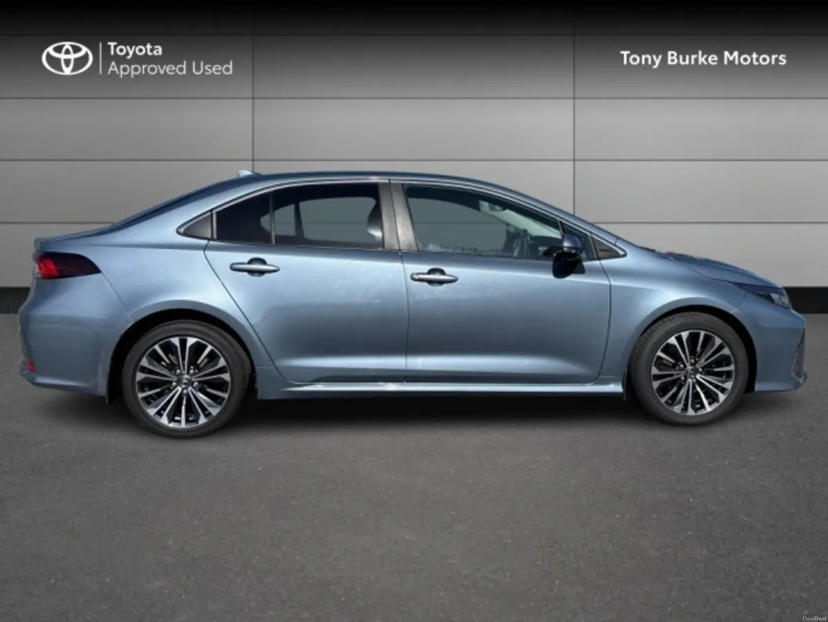 Toyota Corolla Saloon - LUNASPORT Edition - 1.8 Hy - Image 3