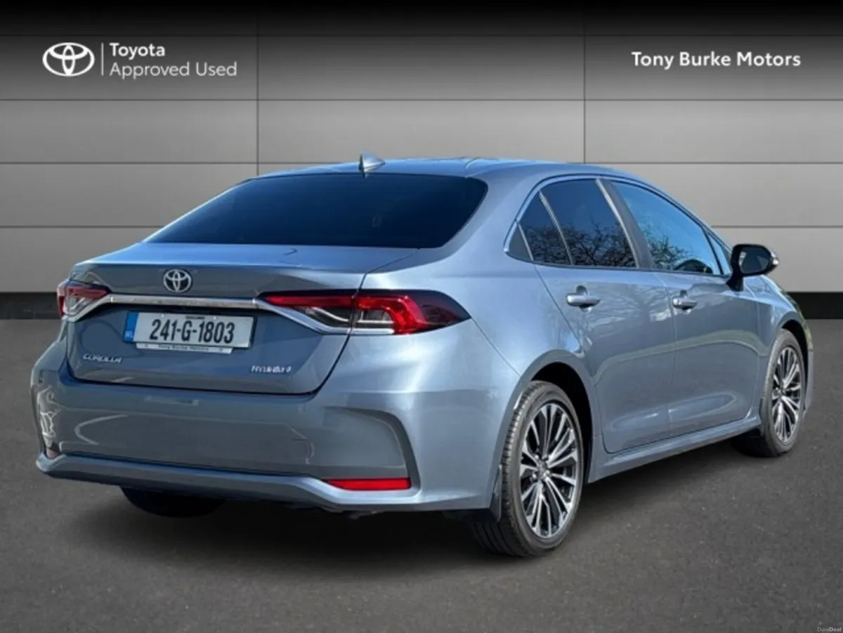 Toyota Corolla Saloon - LUNASPORT Edition - 1.8 Hy - Image 2