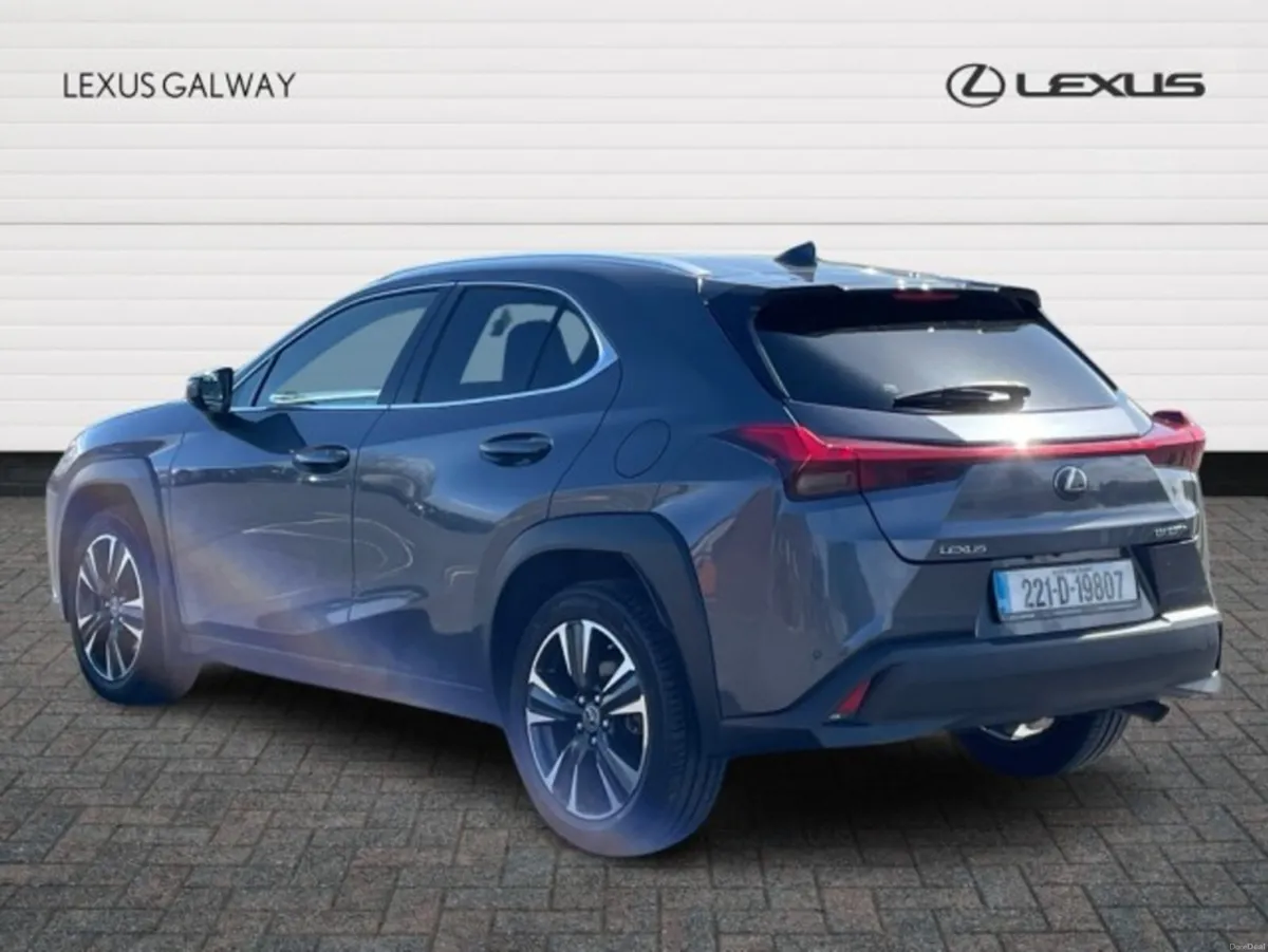 Lexus UX Dynamic FWD (Car Play std) // Remote Cent - Image 2
