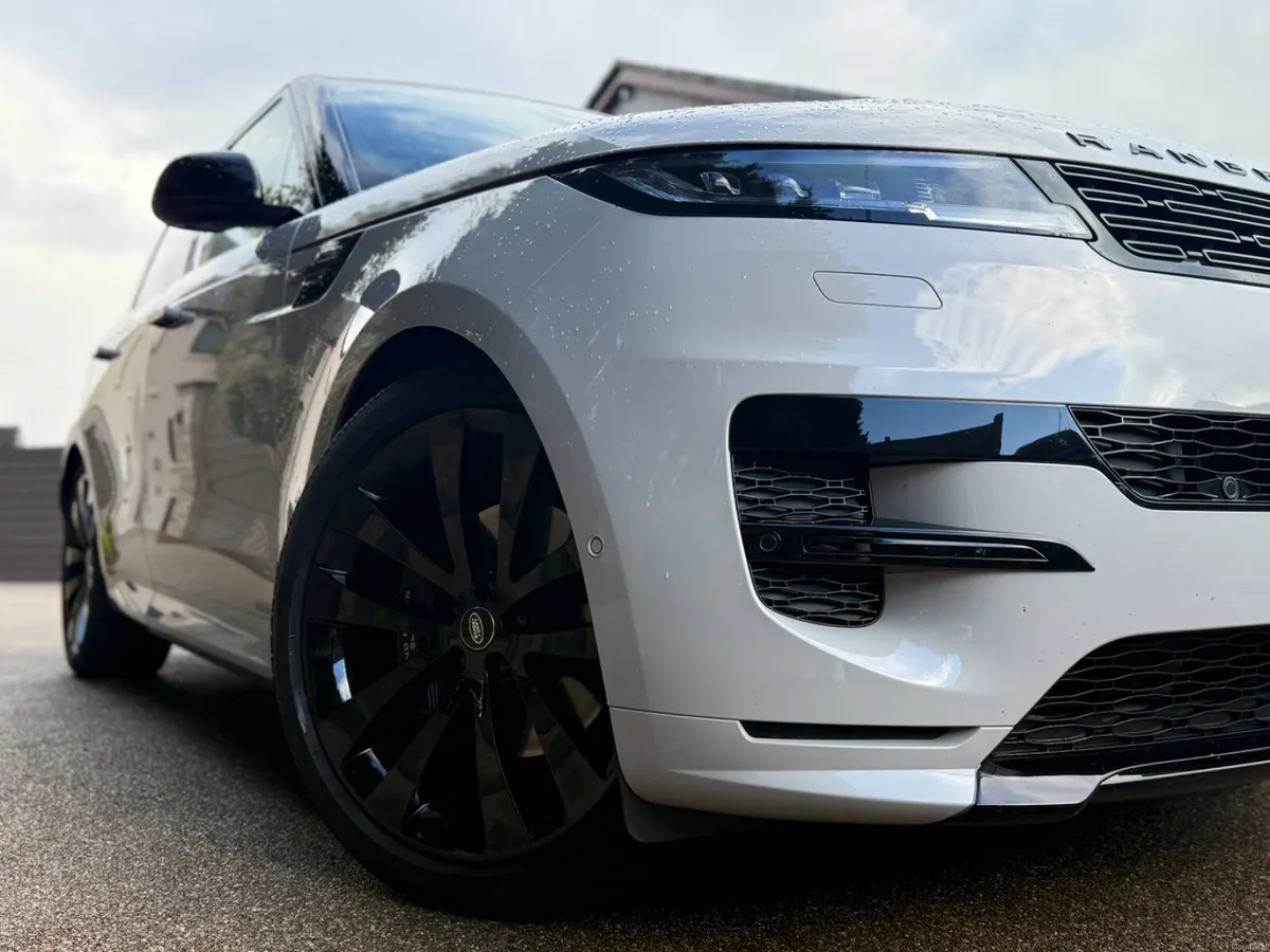 2025 Range Rover Sport Autobiography - Image 2