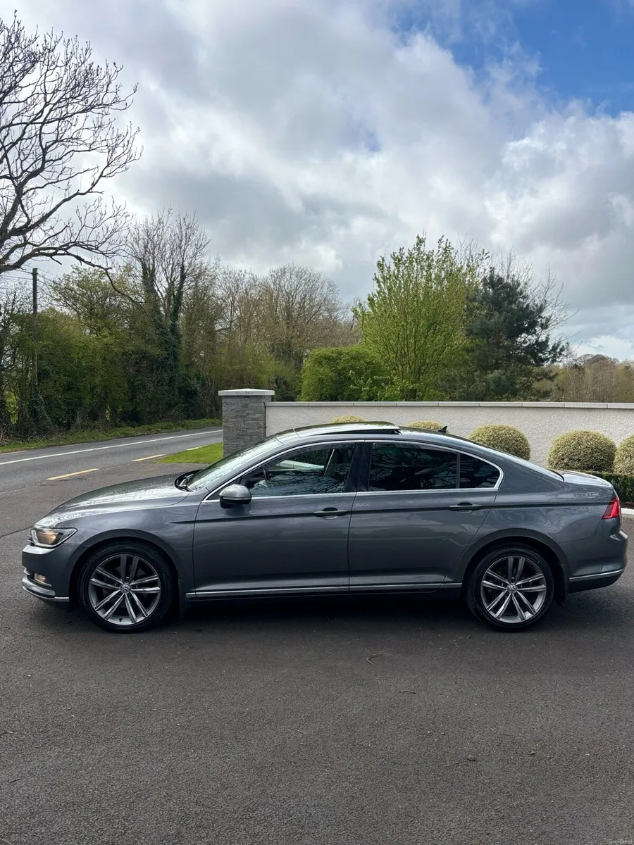 Volkswagen Passat - Image 3