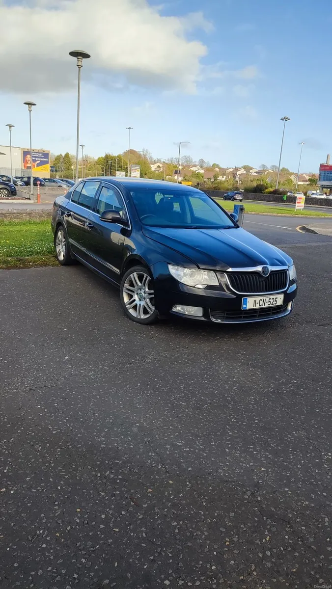 Skoda Superb 2011 - Image 1