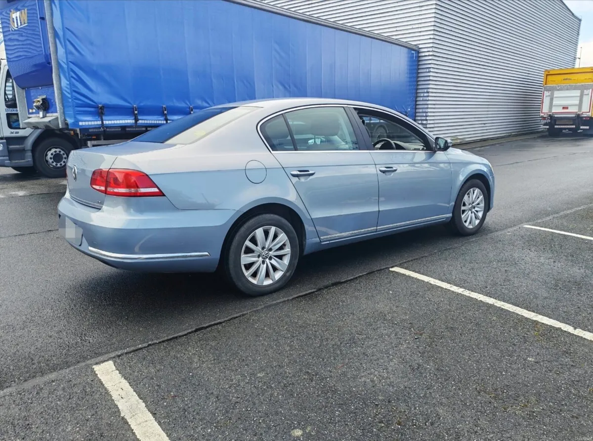 Volkswagen passat 2011 - Image 2