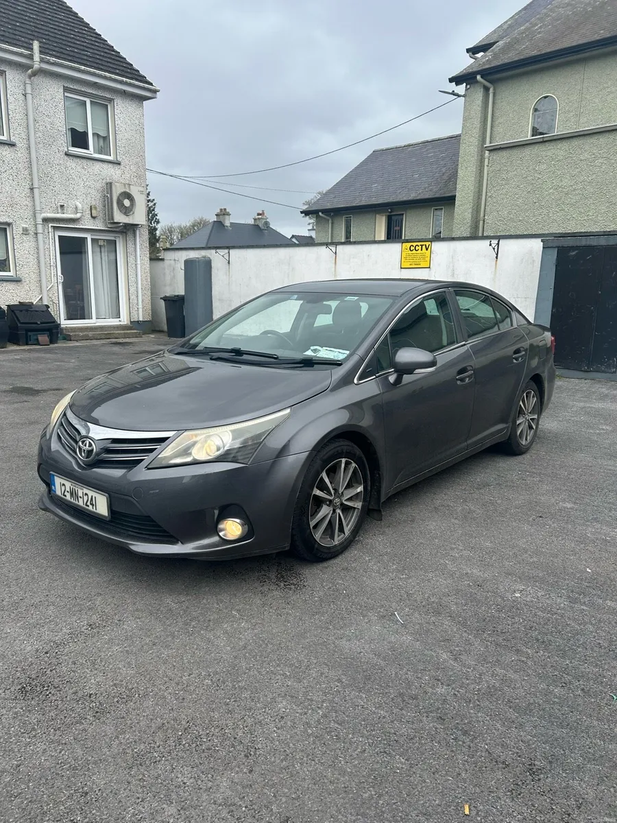 2012 Toyota avensis TR 2.0 d4d - Image 2