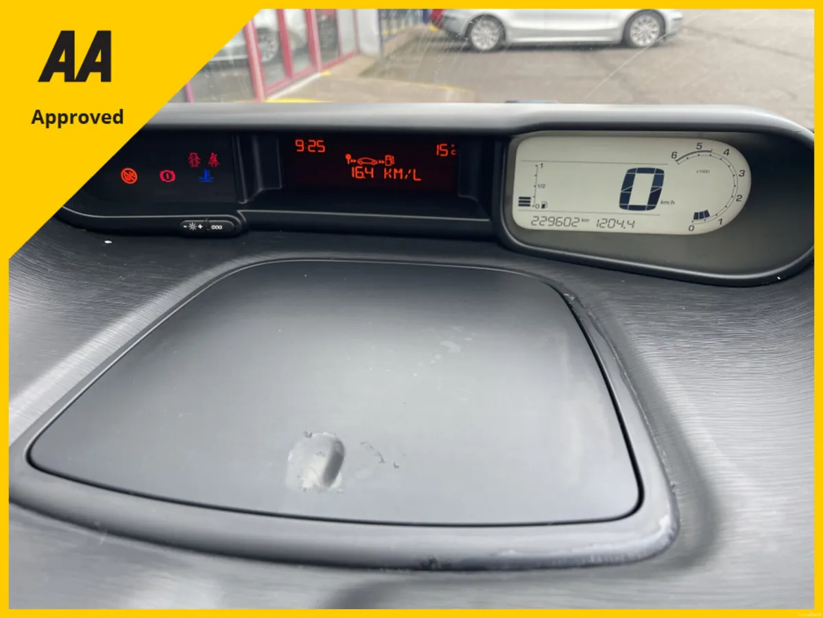 Citroen C3 Picasso 1.6 HDI 16V VTR+ 5DR - Image 2
