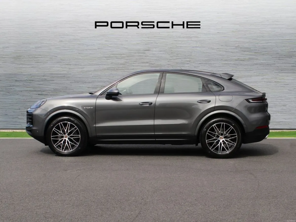 Porsche Cayenne E-Hybrid Coupe (New) - Image 3