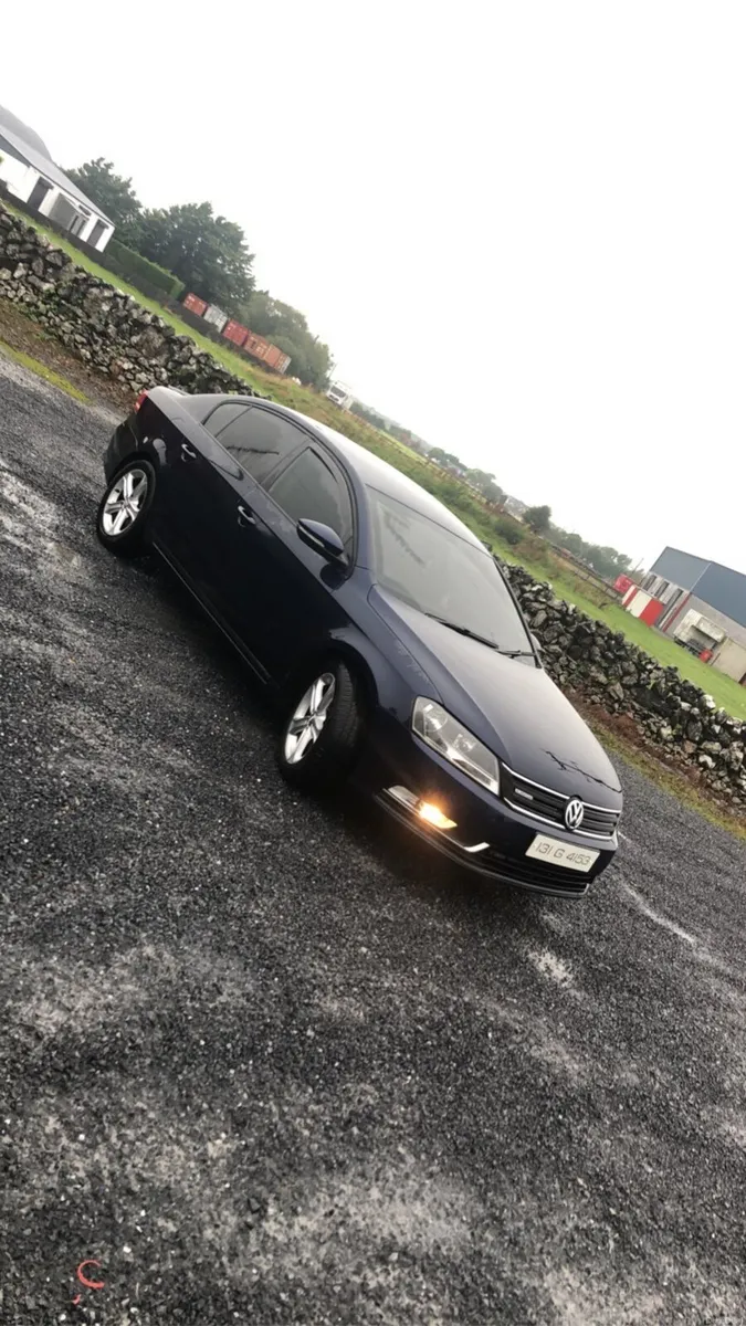 Volkswagen Passat - Image 1