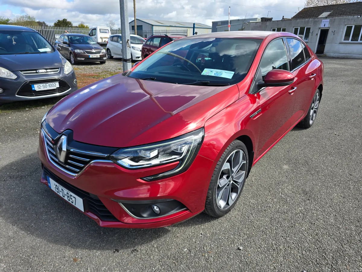 191 Renault Megane Signature 1.3 Tce 140 - Image 1