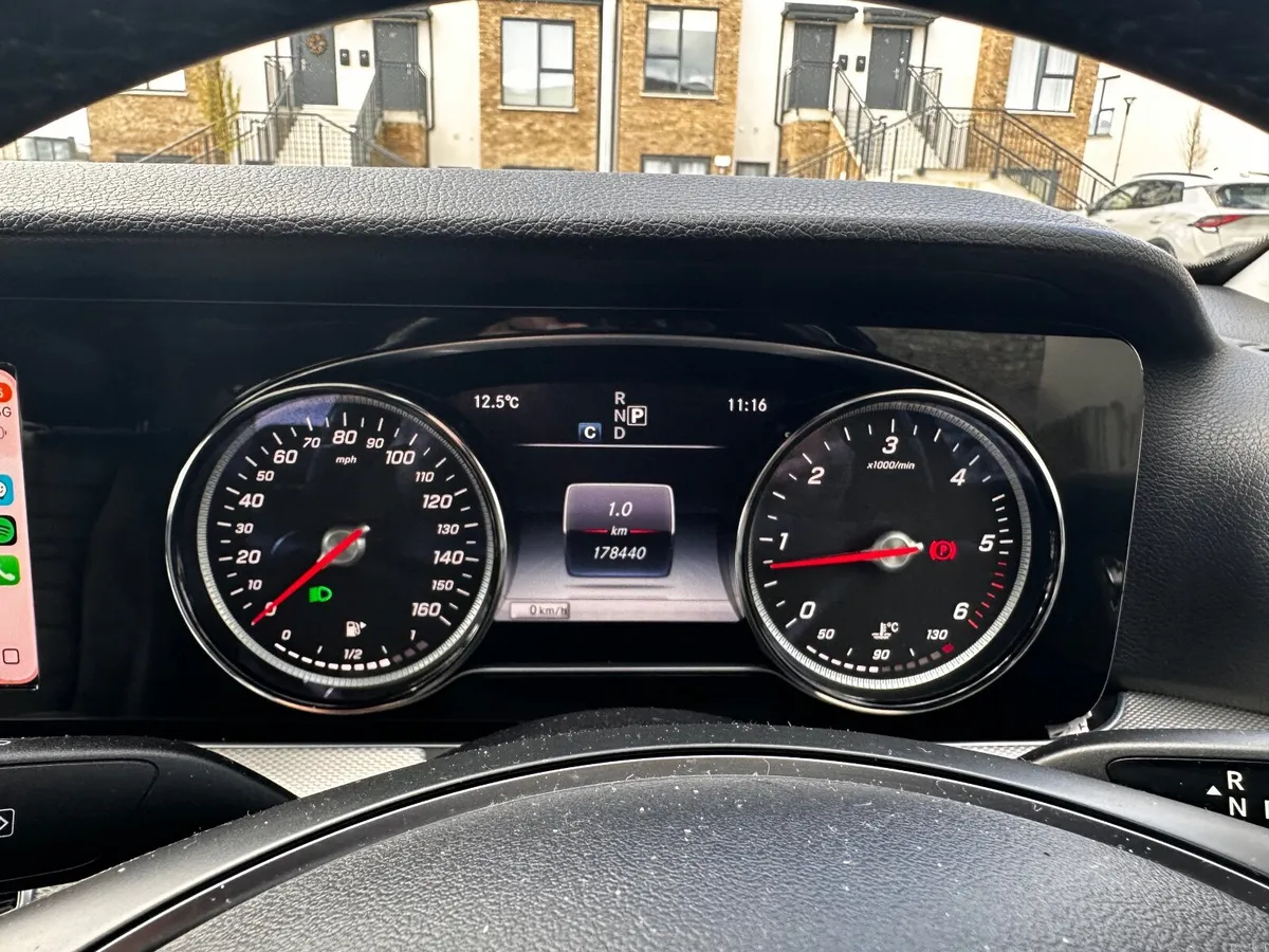 Mercedes-Benz E Class 220 D SE PREMIUM 4DR AUTO - Image 2