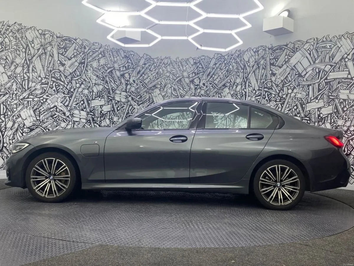 2020 BMW 330e Msport (1 Owner) - Image 4
