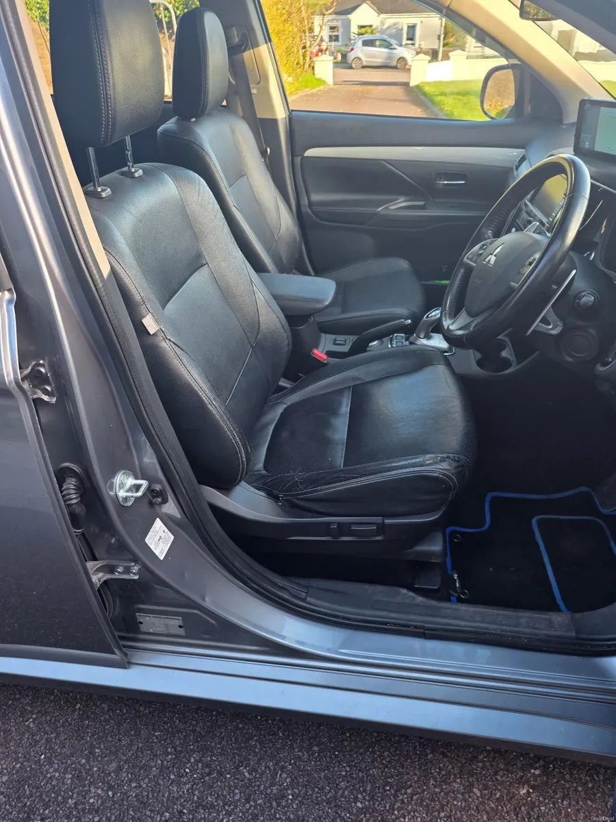 Mitsubishi Outlander 2015 - Image 4