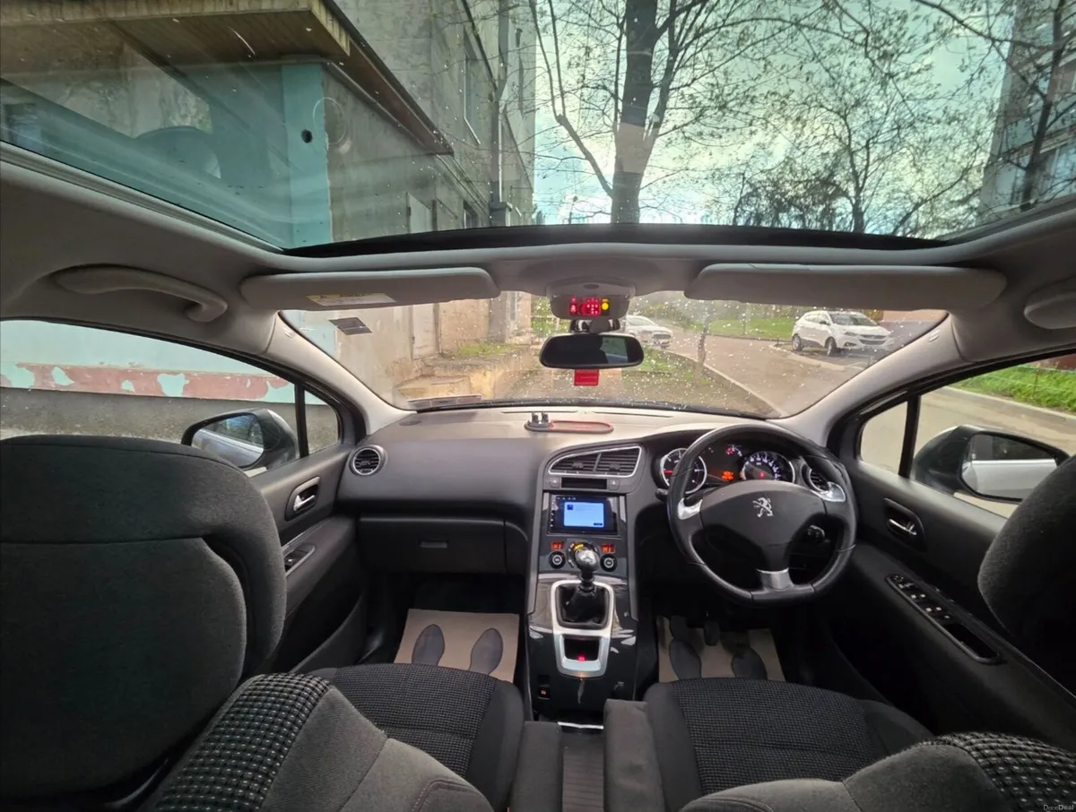 Peugeot 5008 2017 - Image 1