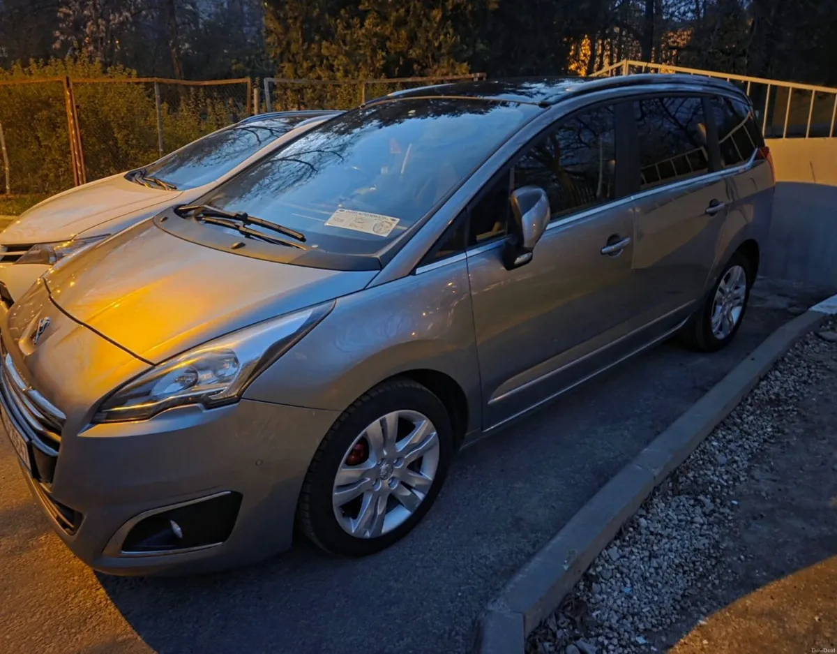 Peugeot 5008 2017 - Image 2
