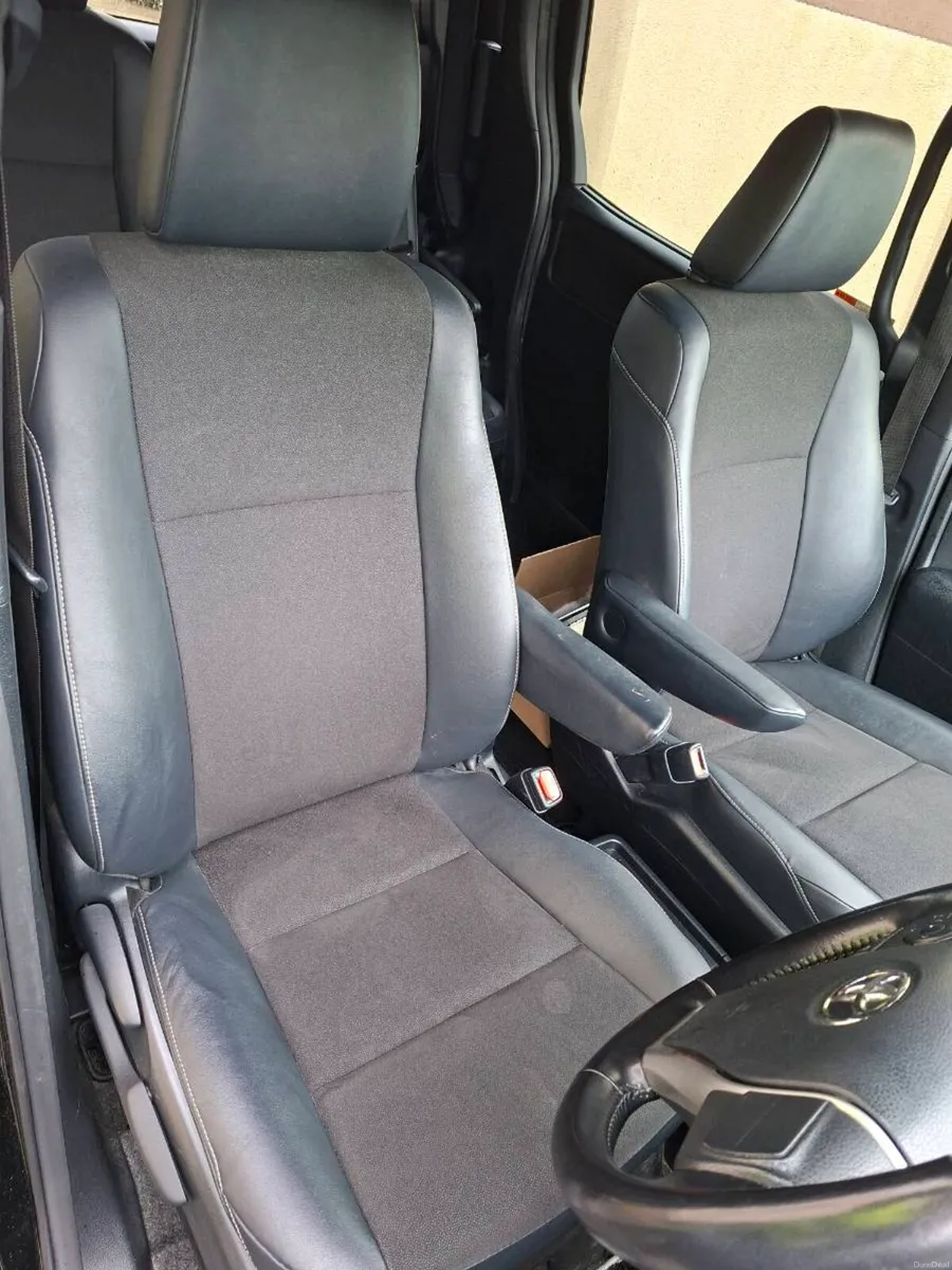 Toyota voxy / noah 1.8 hybrid - Image 4