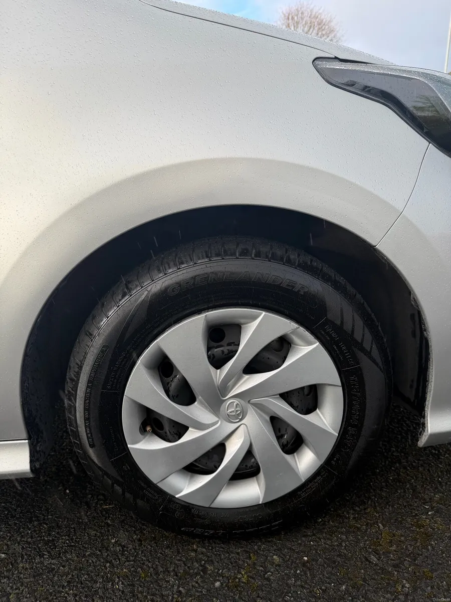 Toyota Yaris Hybrid 2020 - Image 6