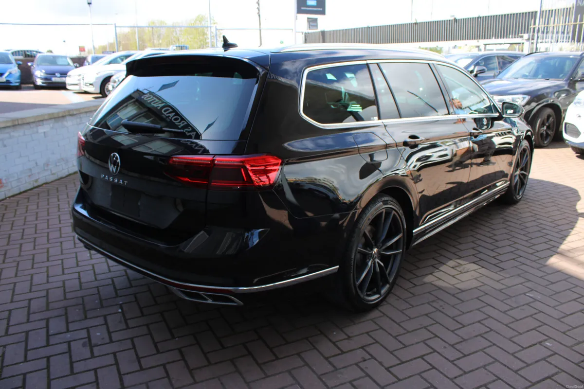 2.0TDI 150BHP R-LINE (PAN ROOF) 5DR ESTATE AUTO // - Image 4
