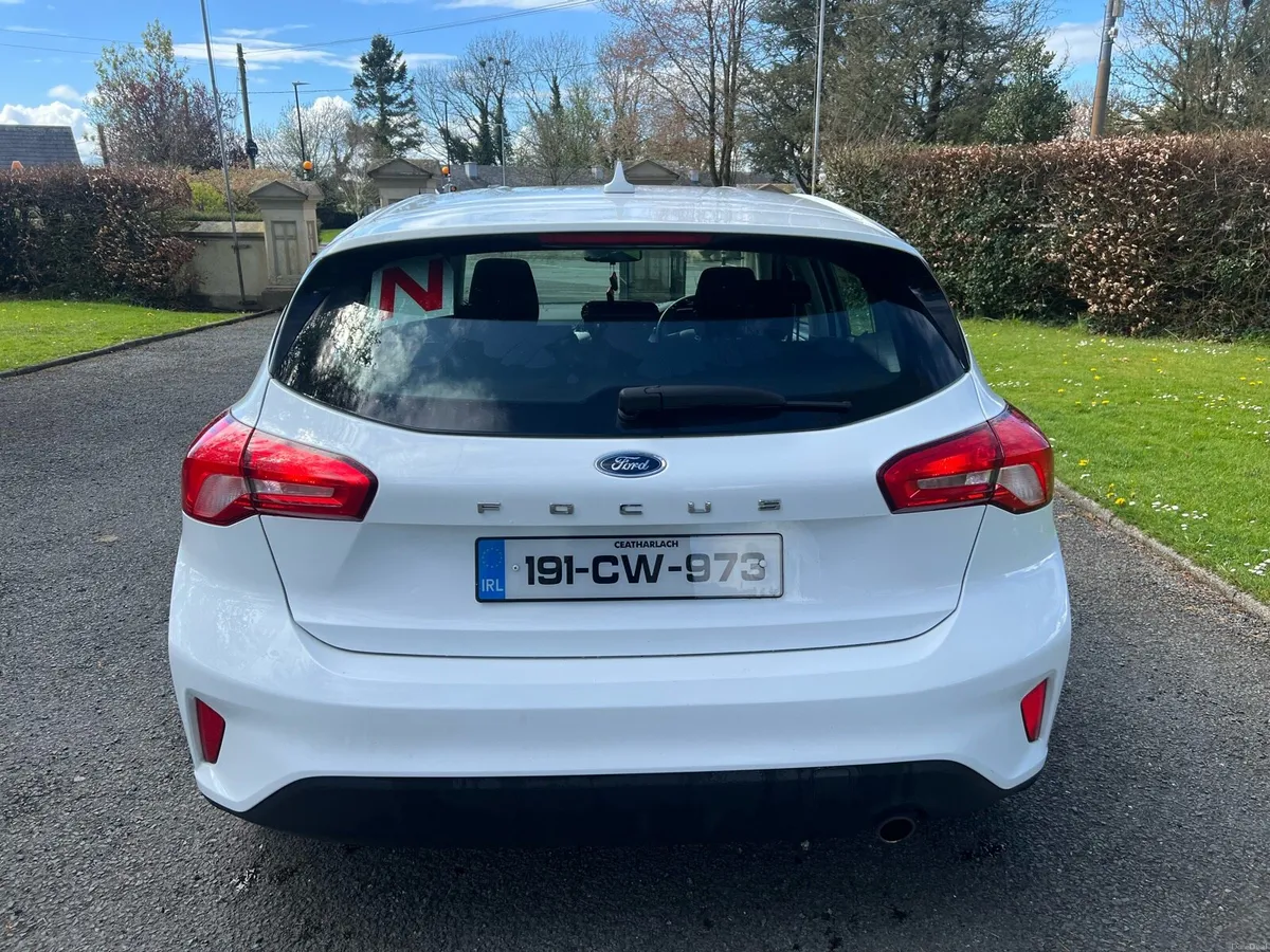 Ford Focus 1.0 petrol Zetec 115bhp 6 speed - Image 4