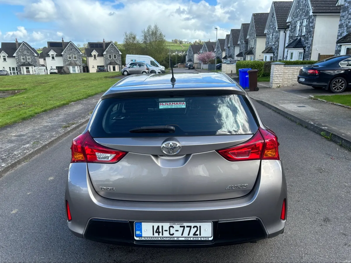 2014 Toyota Auris 1.4 d4d 6 speed luna model - Image 4