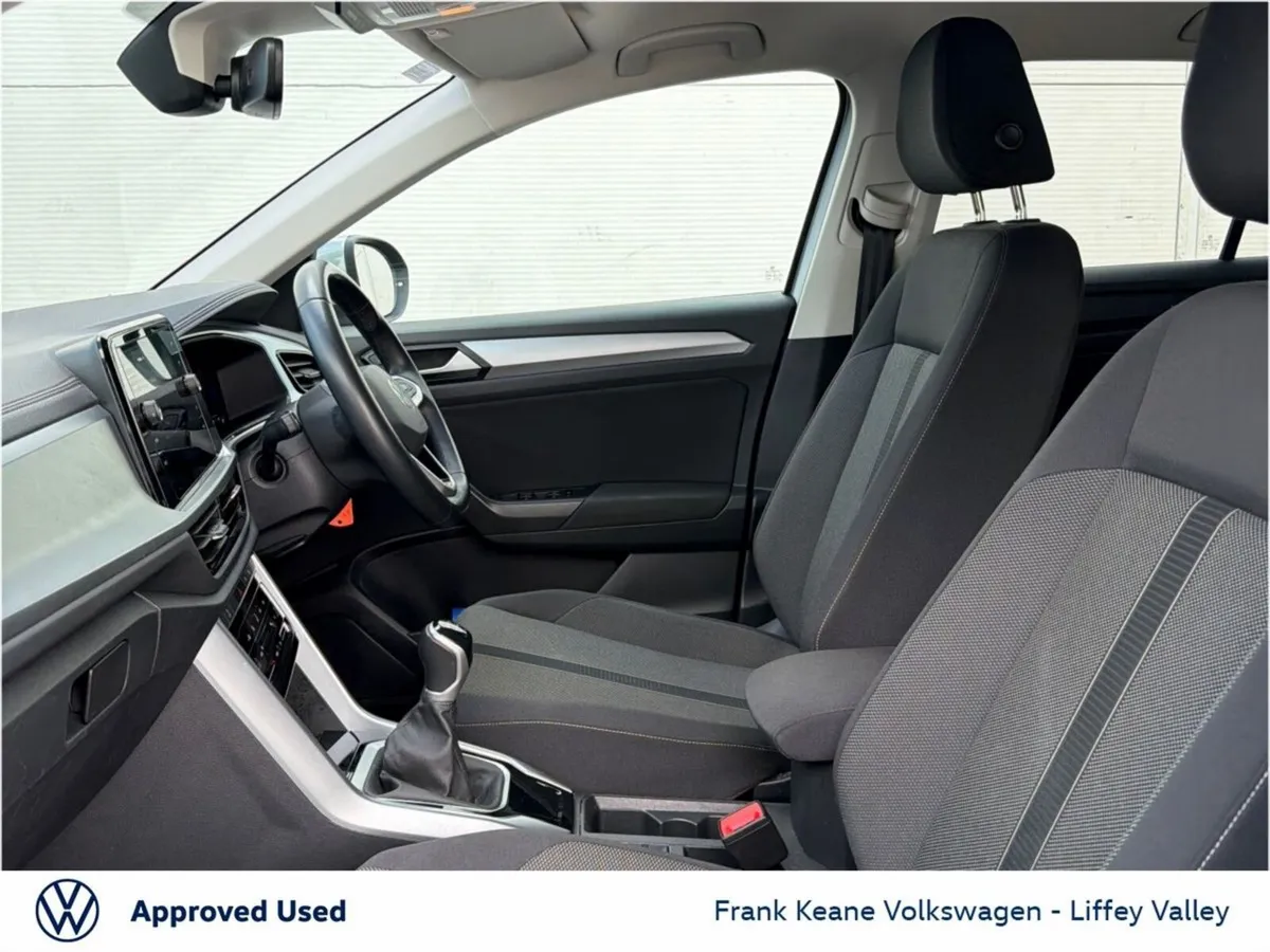 Volkswagen T-Roc LIFE 1.0 TSI 110HP *PYRITE SILVER - Image 4