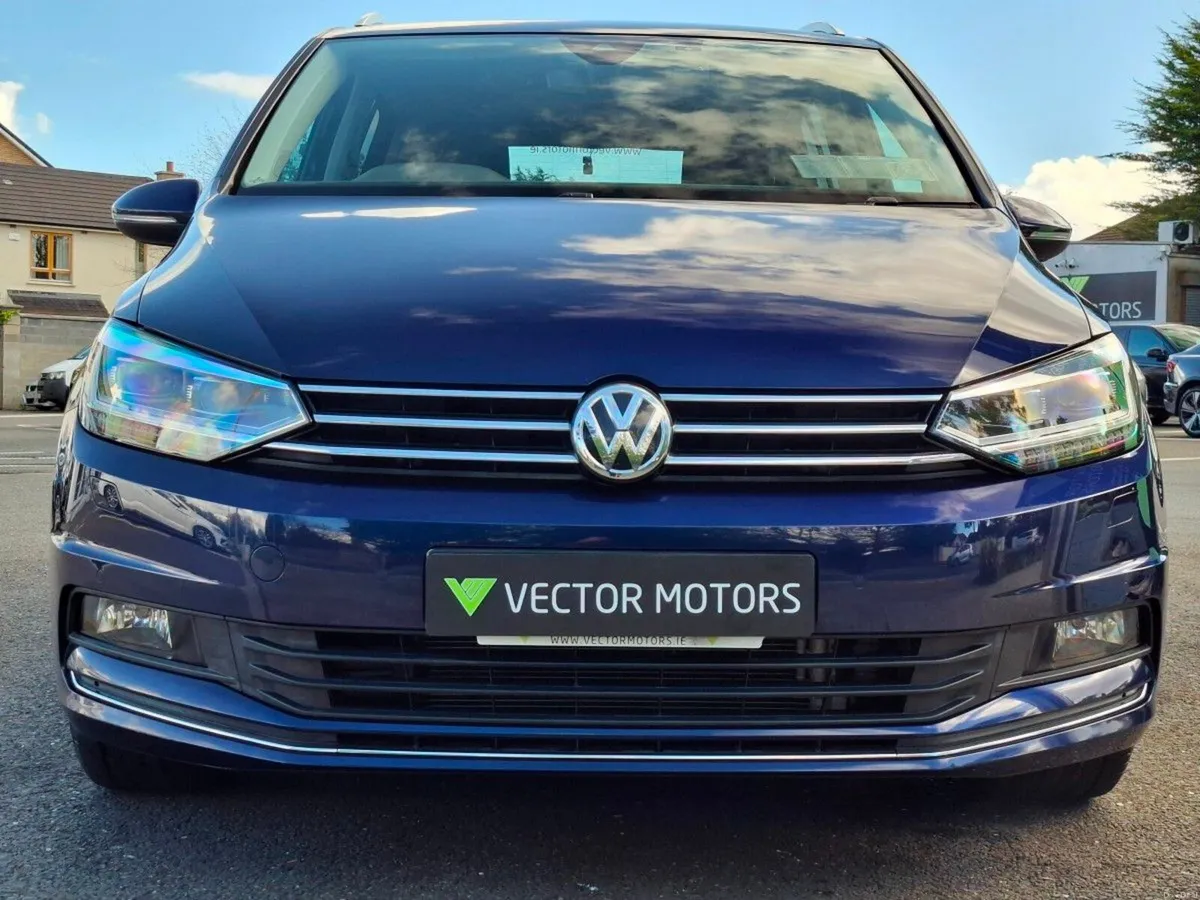 Volkswagen Touran HIGHLINE 1.4 TSI PETROL AUTO NEW - Image 3