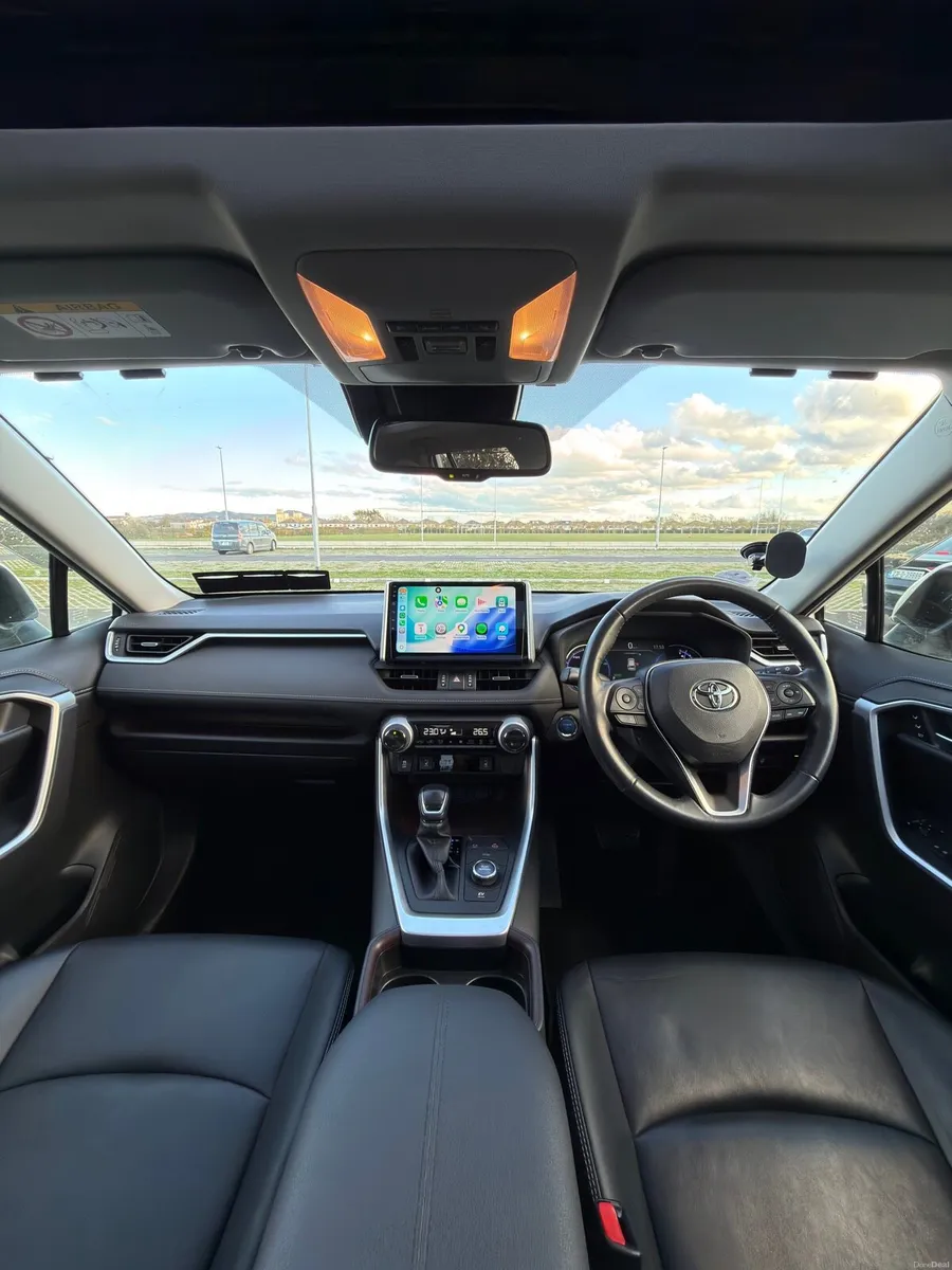 Toyota RAV4 Hybrid 4WD Auto HIGH SPEC - Image 4