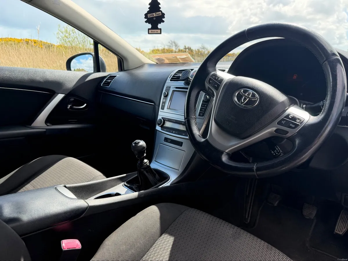 Toyota Avensis 2012 - Image 4
