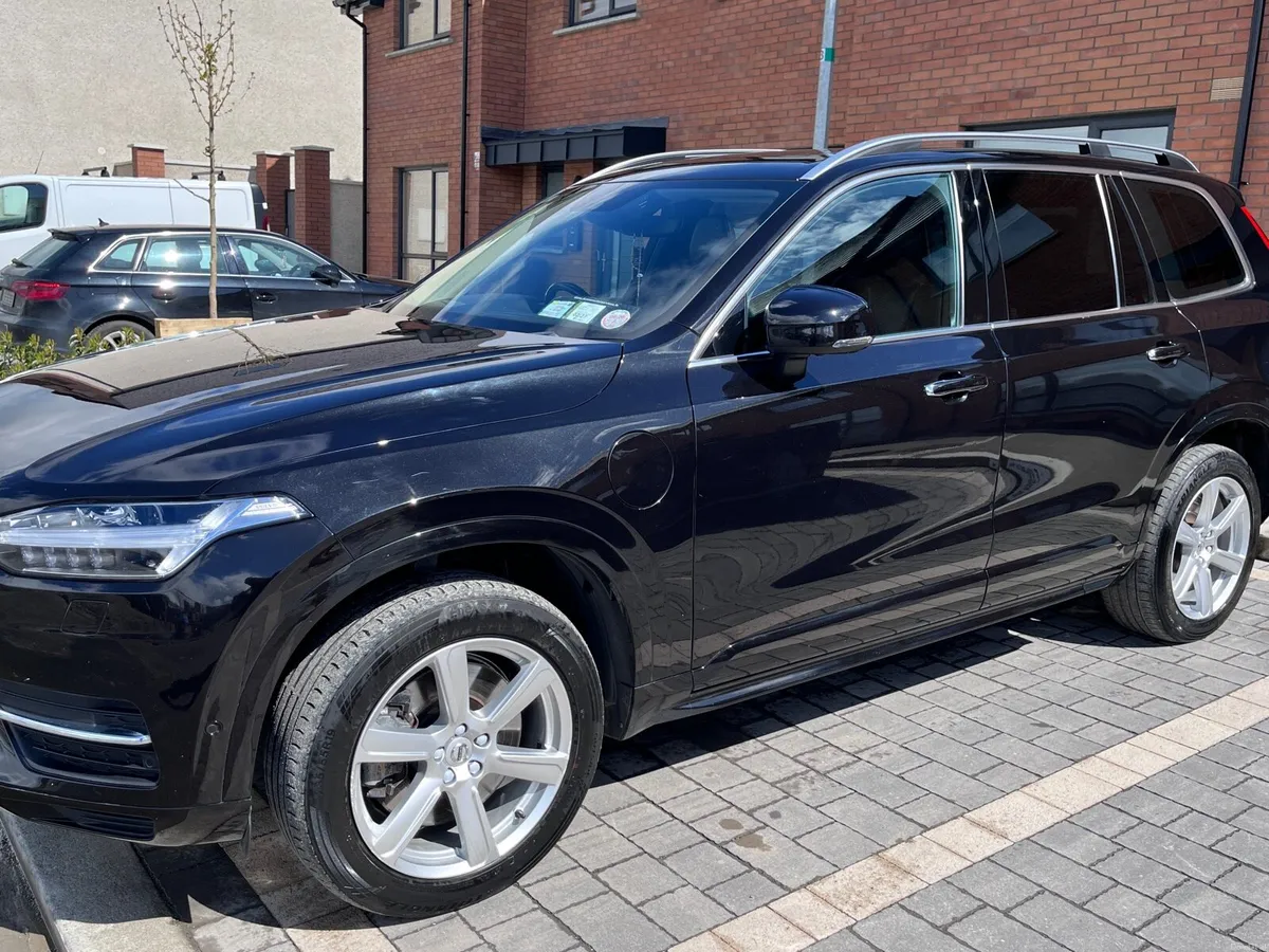 Volvo XC90 Momentum Petrol Plugin Hybrid(PHEV) - Image 3