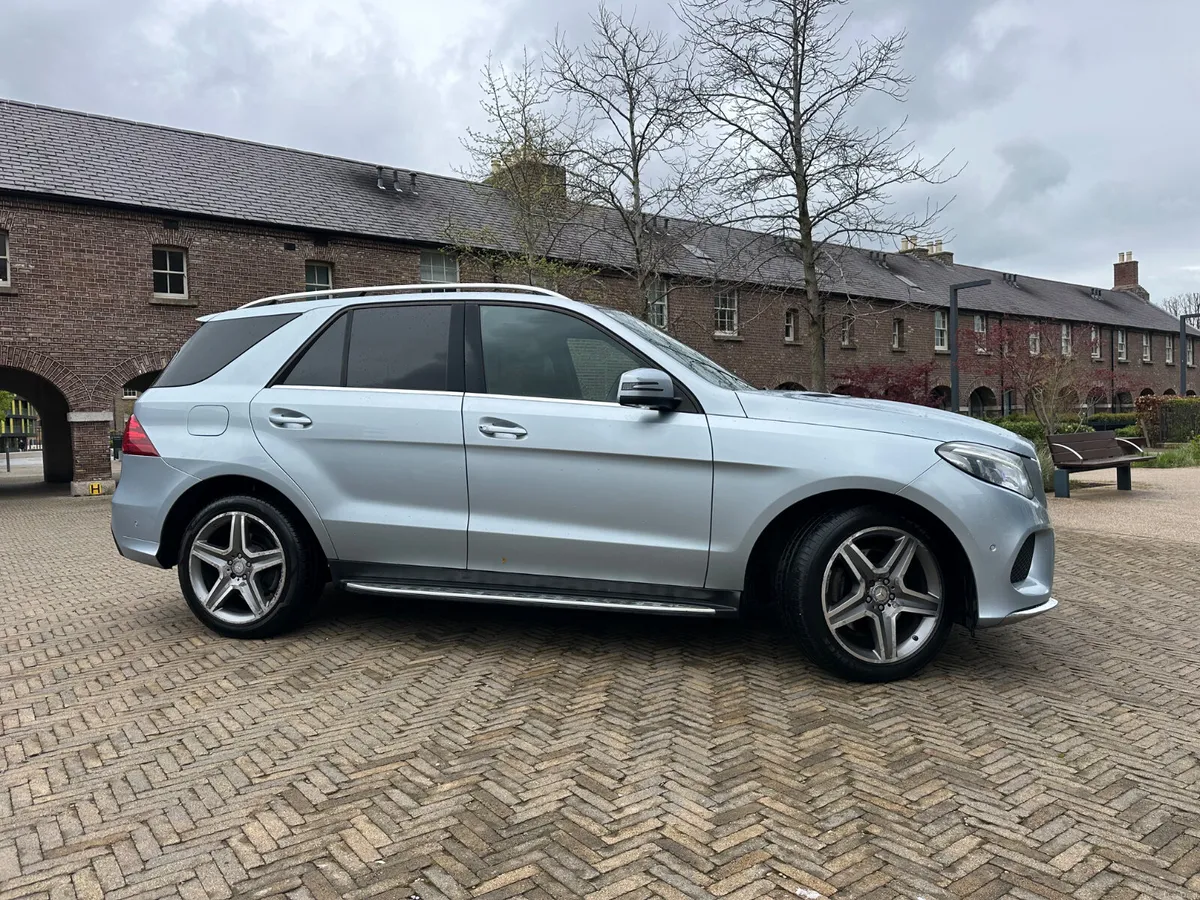 Mercedes-Benz GLE 2016 - Image 3