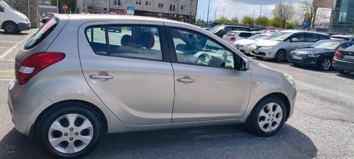 Hyundai I20 taxet and fresh NCT - Image 4