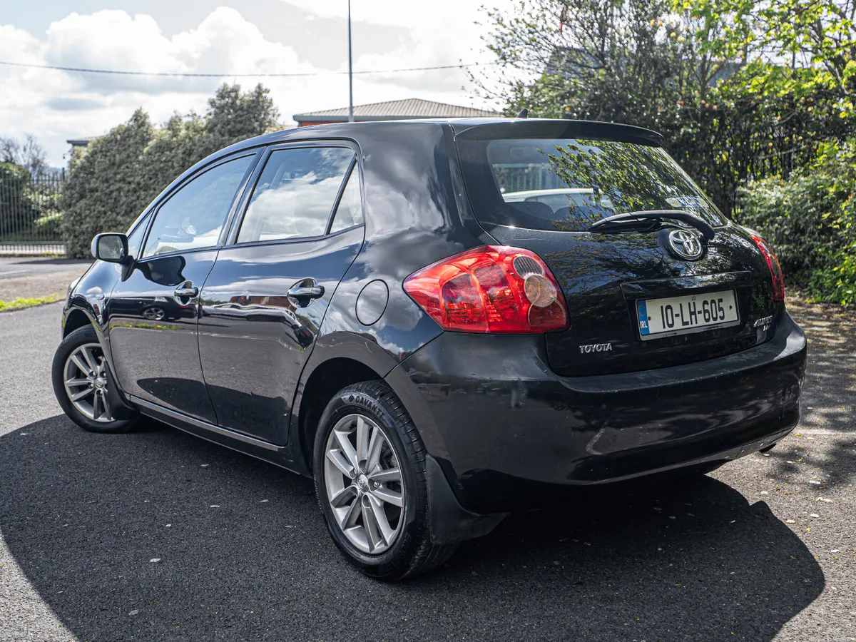 Toyota Auris 2010 - Image 4