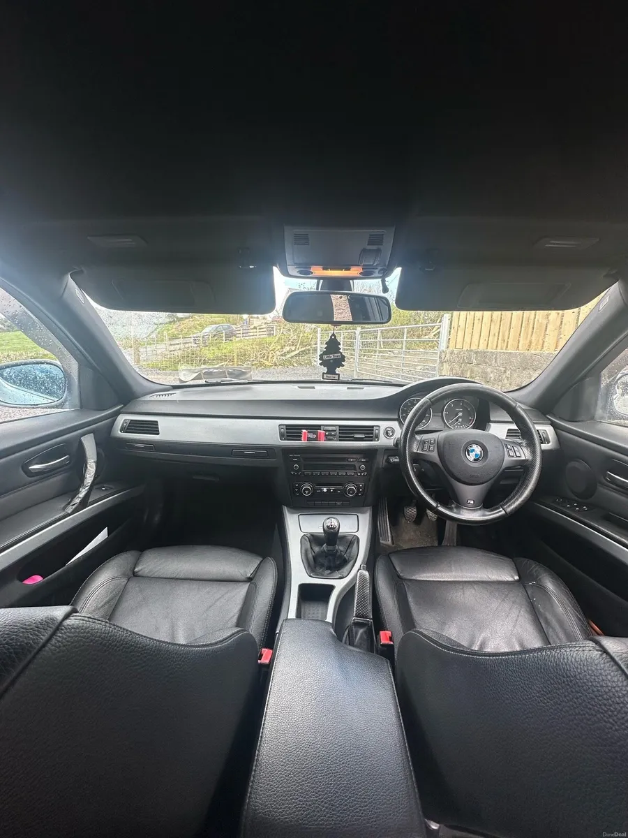 2010 BMW 3 Series - Image 4